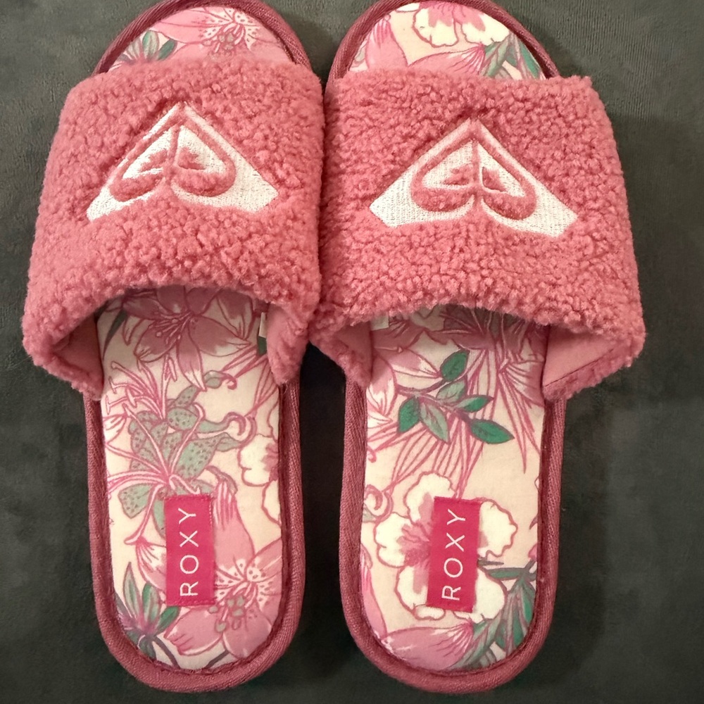 Roxy Fuzzy Pink Floral Slippers